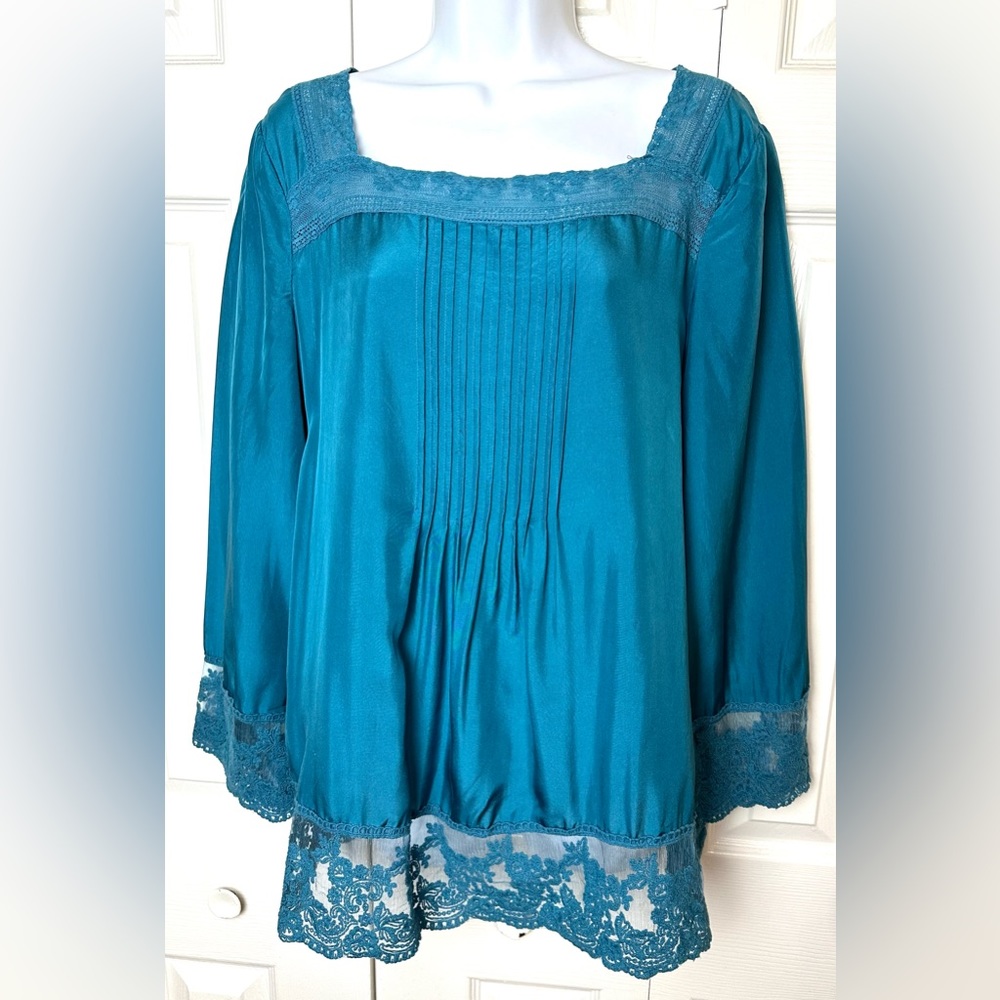 SUNDANCE Catalog 100% Silk Lorelei Tunic Top Blouse Shirt Lace Trim Pin Tuck